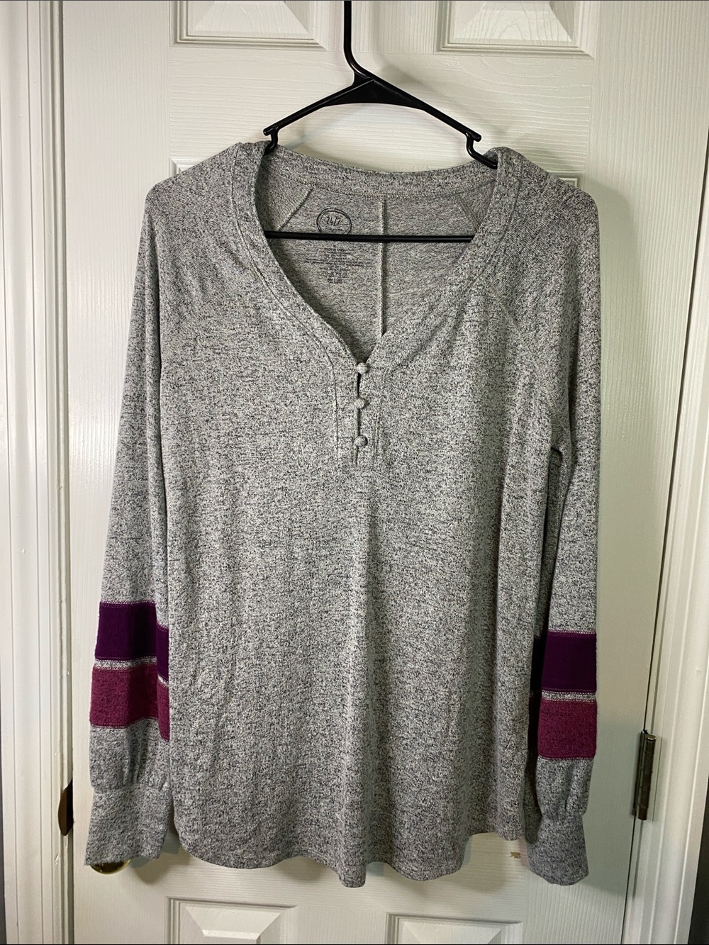Maurices Gray Henley Top with Purple Sleeve Stripes Size Small.
